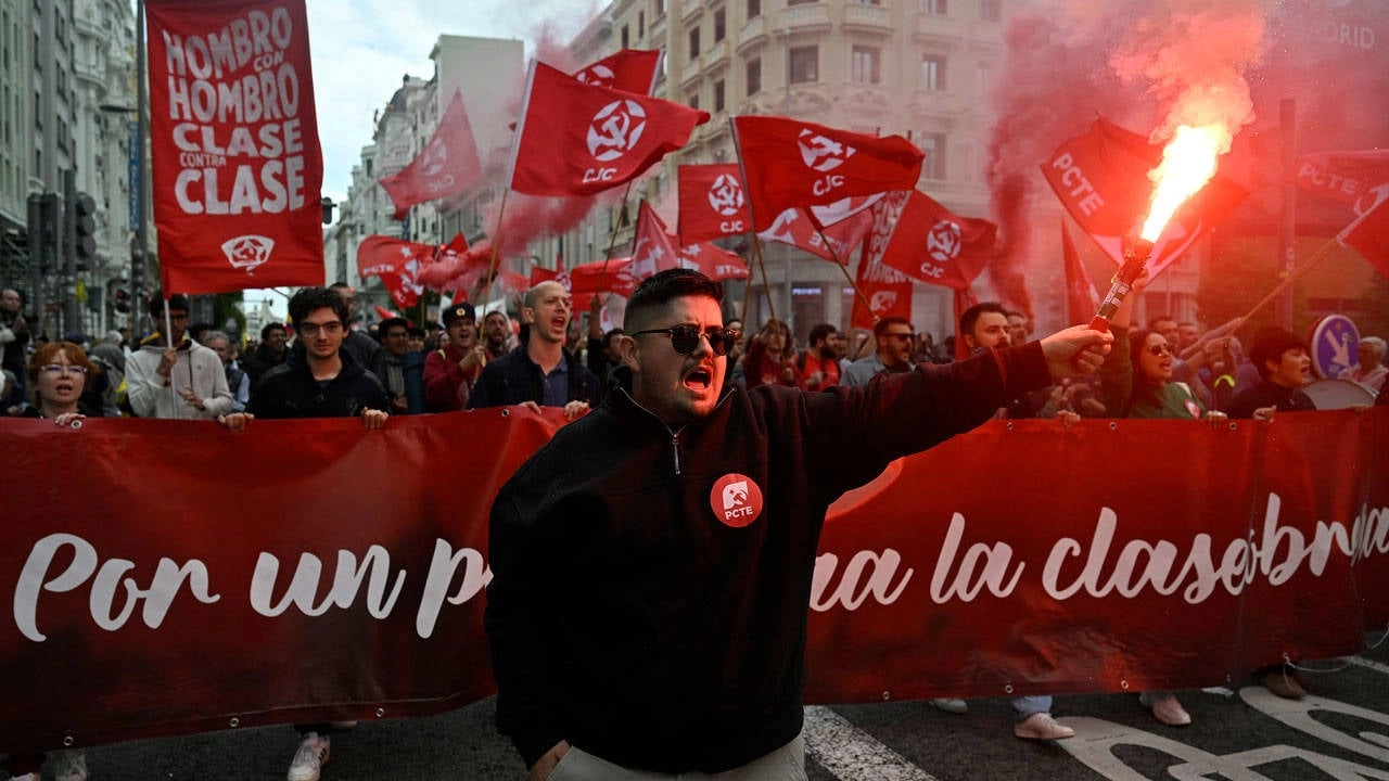 1 Mayıs'ta Dünya Alev Alev!