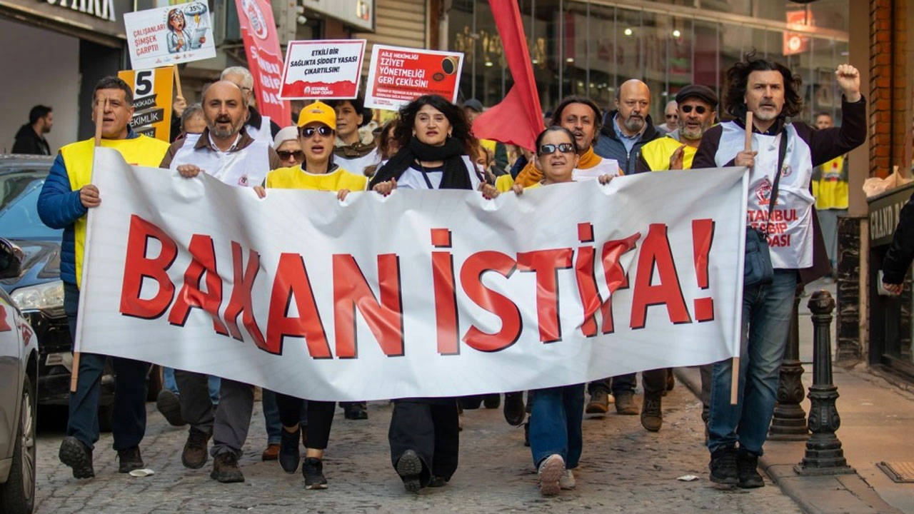 Aile Hekimleri 3 Aydır Direnişte: Bakanlık Gerçeği Gizliyor