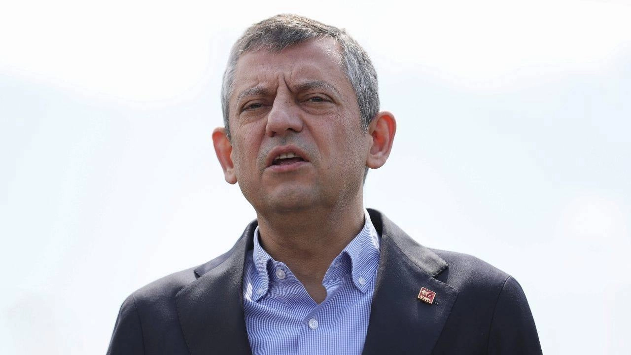 Akın Gürlek, Erdoğan'ın gölgesinde ter akıtıyor!