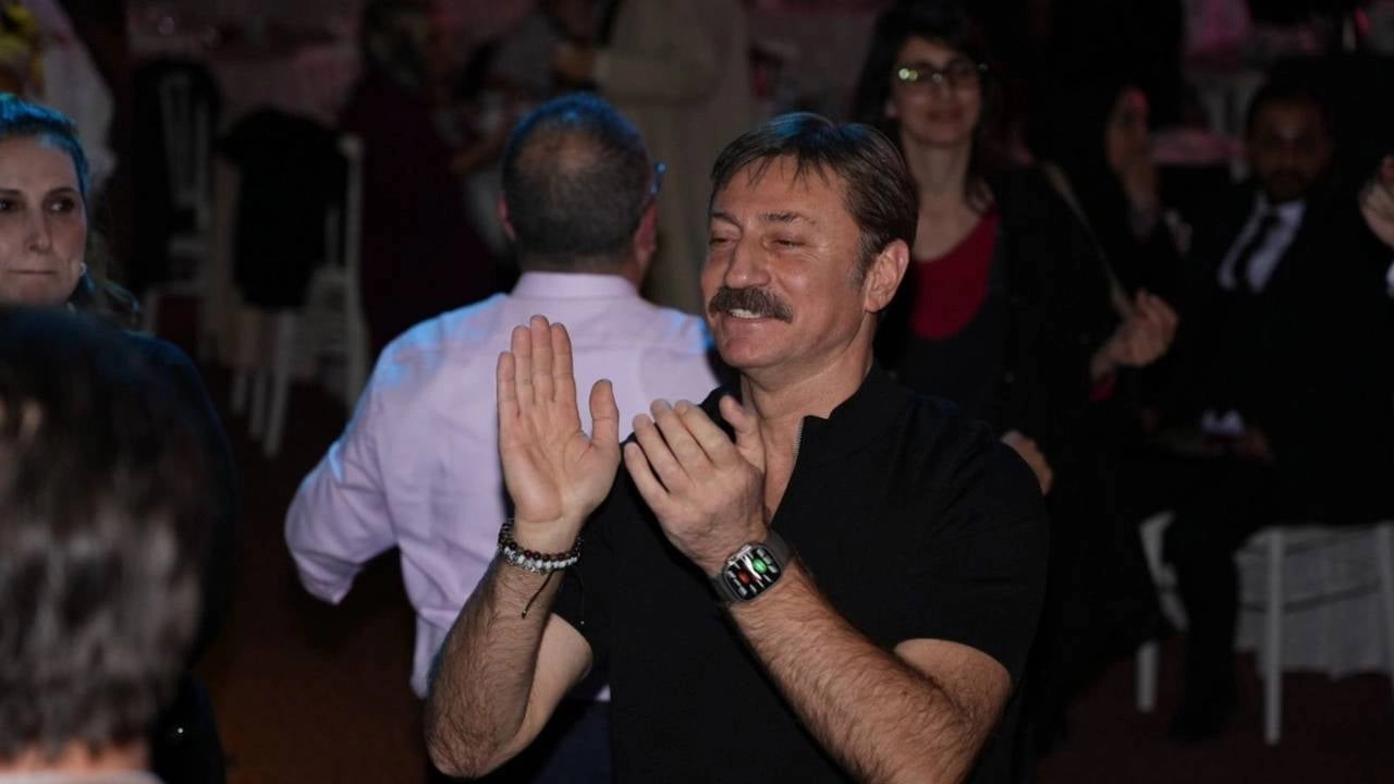 AKP'li Belediye Başkanı'na hakaret eden kadın meclis üyesine tedbir kararı verildi