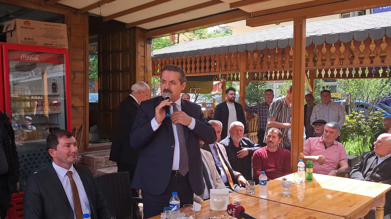 AKP'li Çelik, yol bitirme talebine esnafı şaşırtacak bir yanıt verdi: "İlimizle diğer iller arasındaki bağlantıyı kolaylaştırdıkça ilişkimiz azalır."