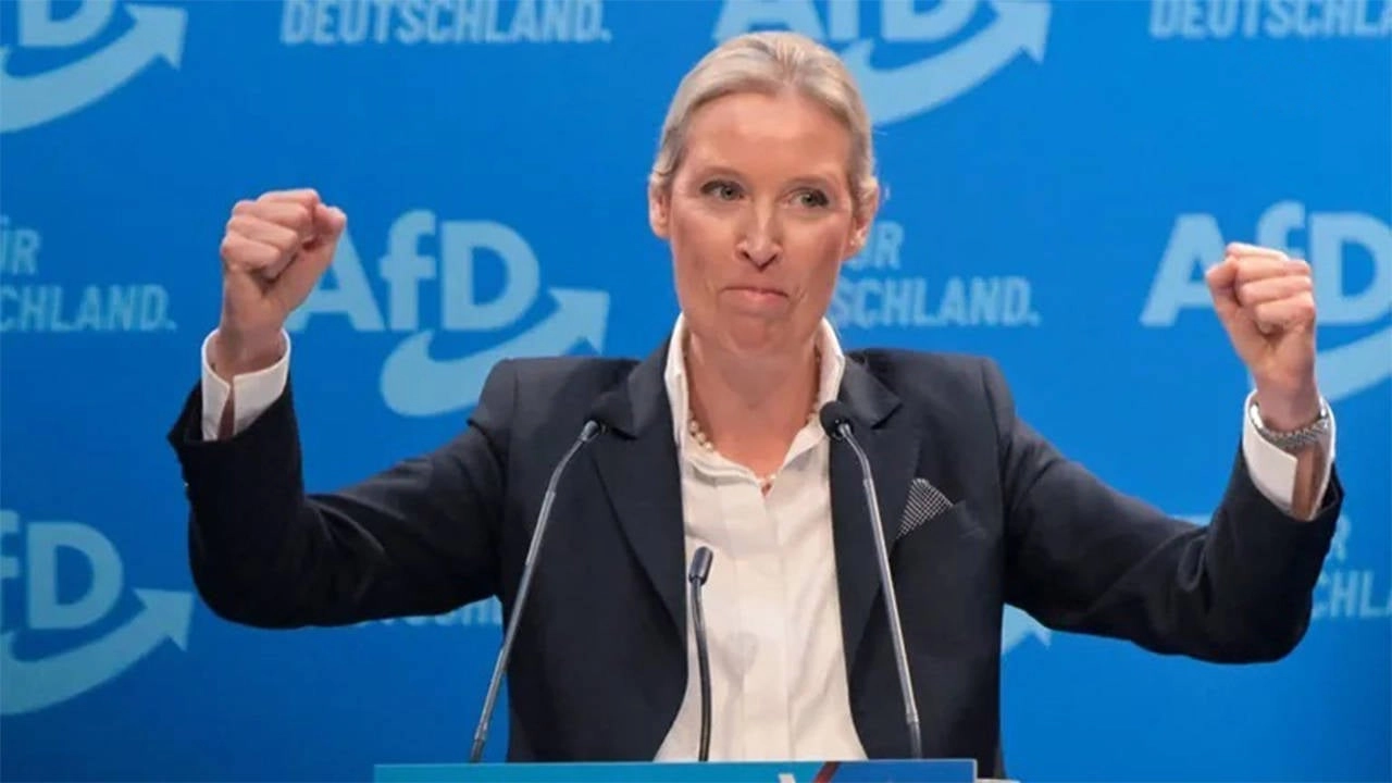 "Almanya'da Anayasayı Koruma Dairesi, AfD'yi aşırı sağcı olarak resmen tanımladı!"