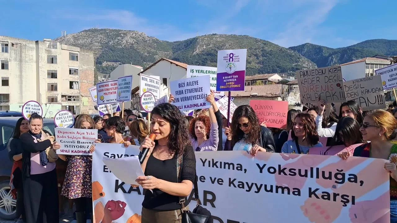 Antakya'dan Kadınlardan Çağrı: 2025 Aile Değil, Direniş Yılı Olmalı!
