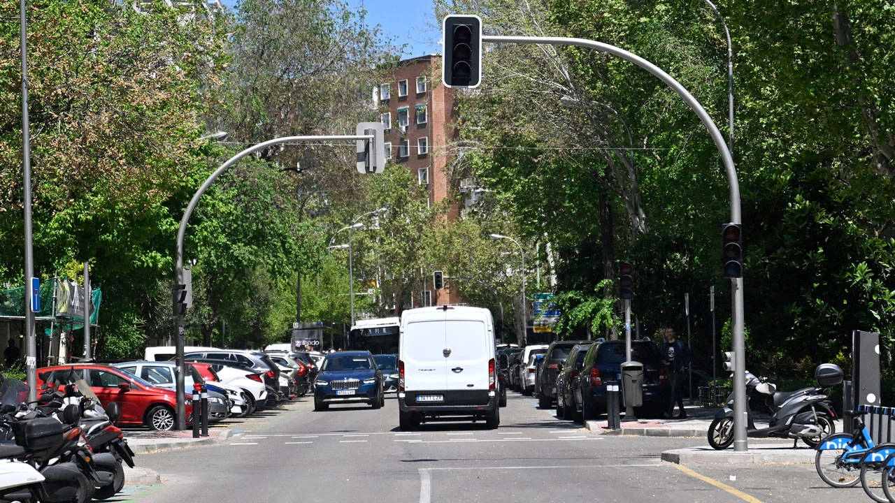 Avrupa'da elektrik kesintisi: İletişim ve ulaşım felç oldu!