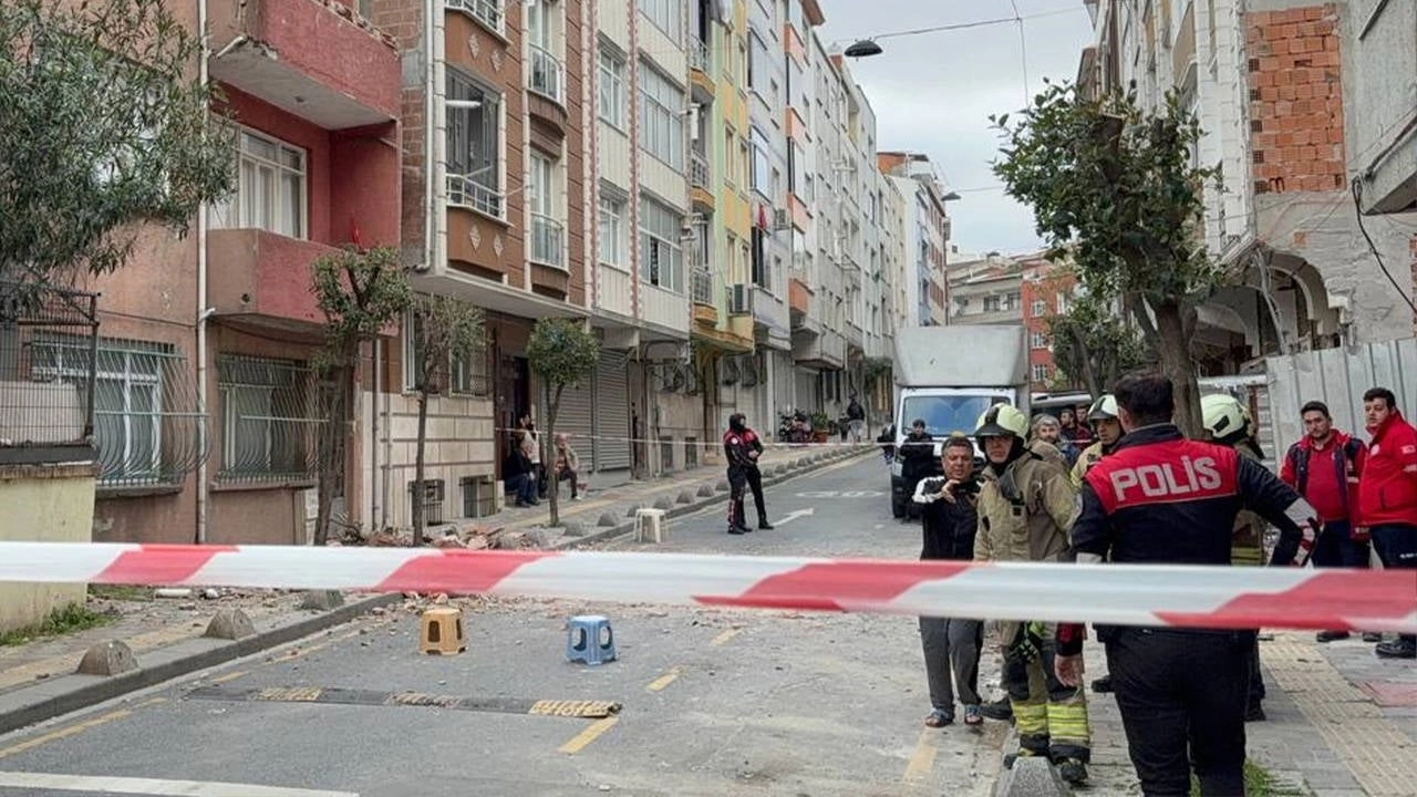 Bakanlar AFAD'da: 83 binada hasar var!