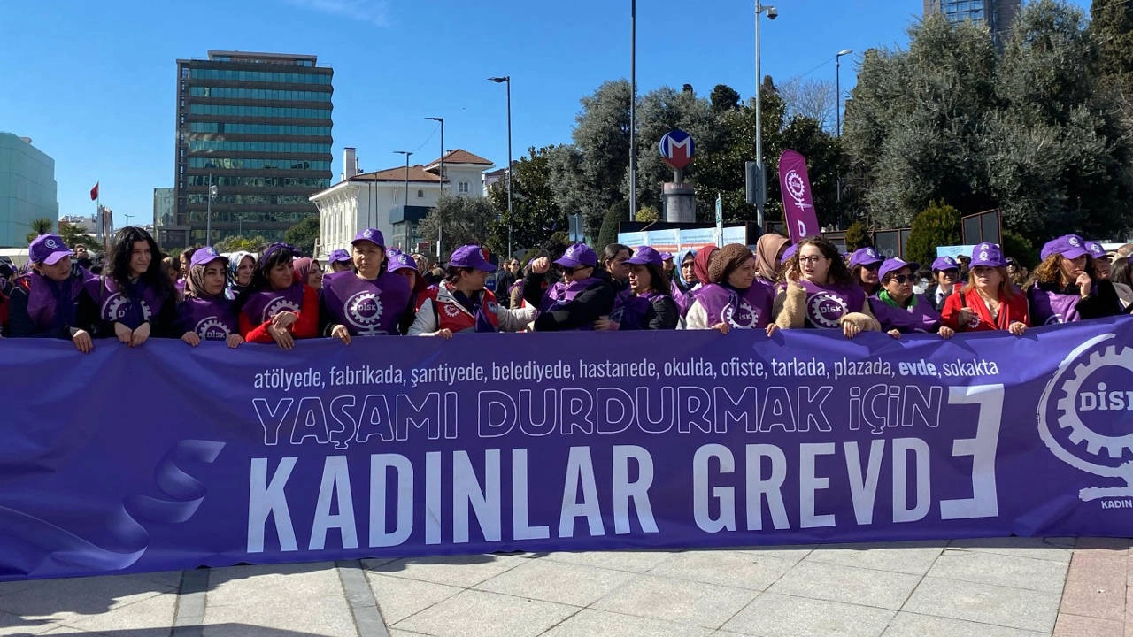 Bu evde grev ateşi yanıyor!