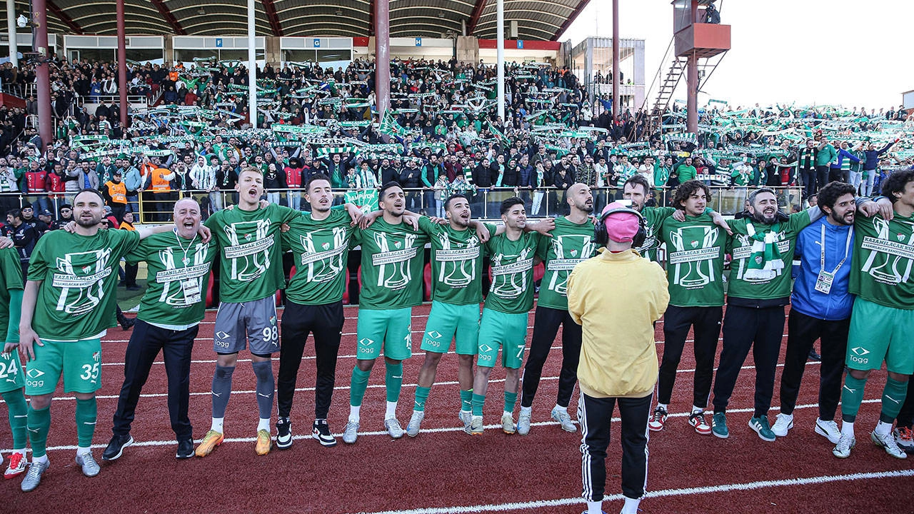 "Bursaspor, 2. Lig'de zirveye tırmandı!"