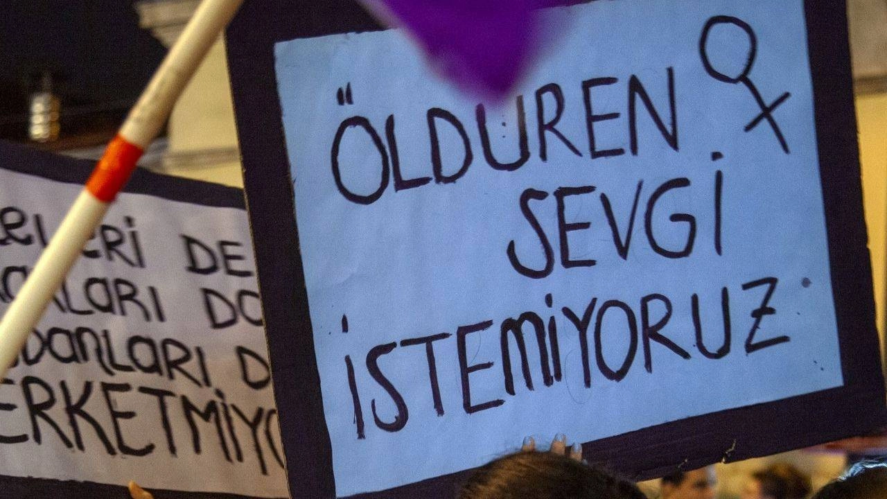 Canlı yayında "Boşanmayı kabul ettiğim için silahı ateşledim" diyen erkek şok etkisi yarattı!