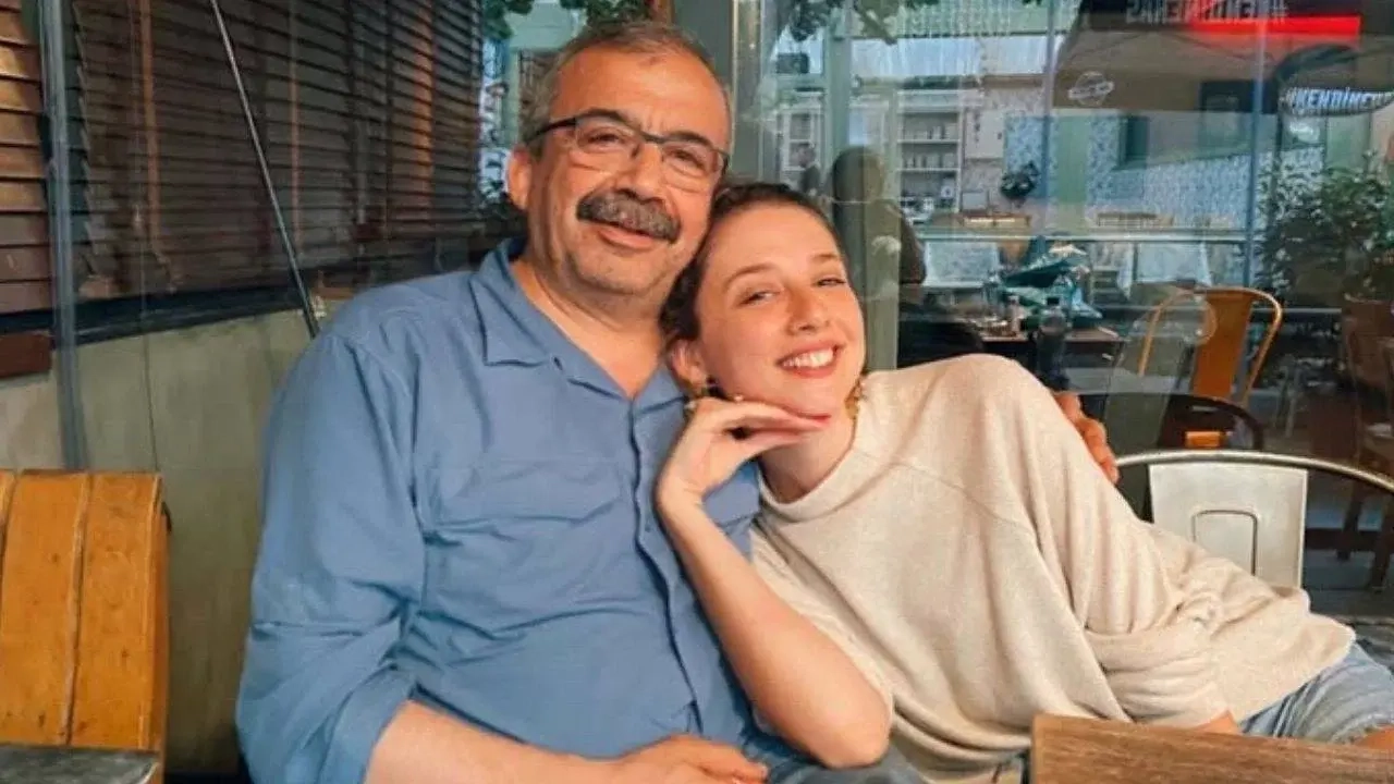 Ceren Önder Kandemir'den babasıyla ilgili umut verici mesaj: 'Durum hala kritik'