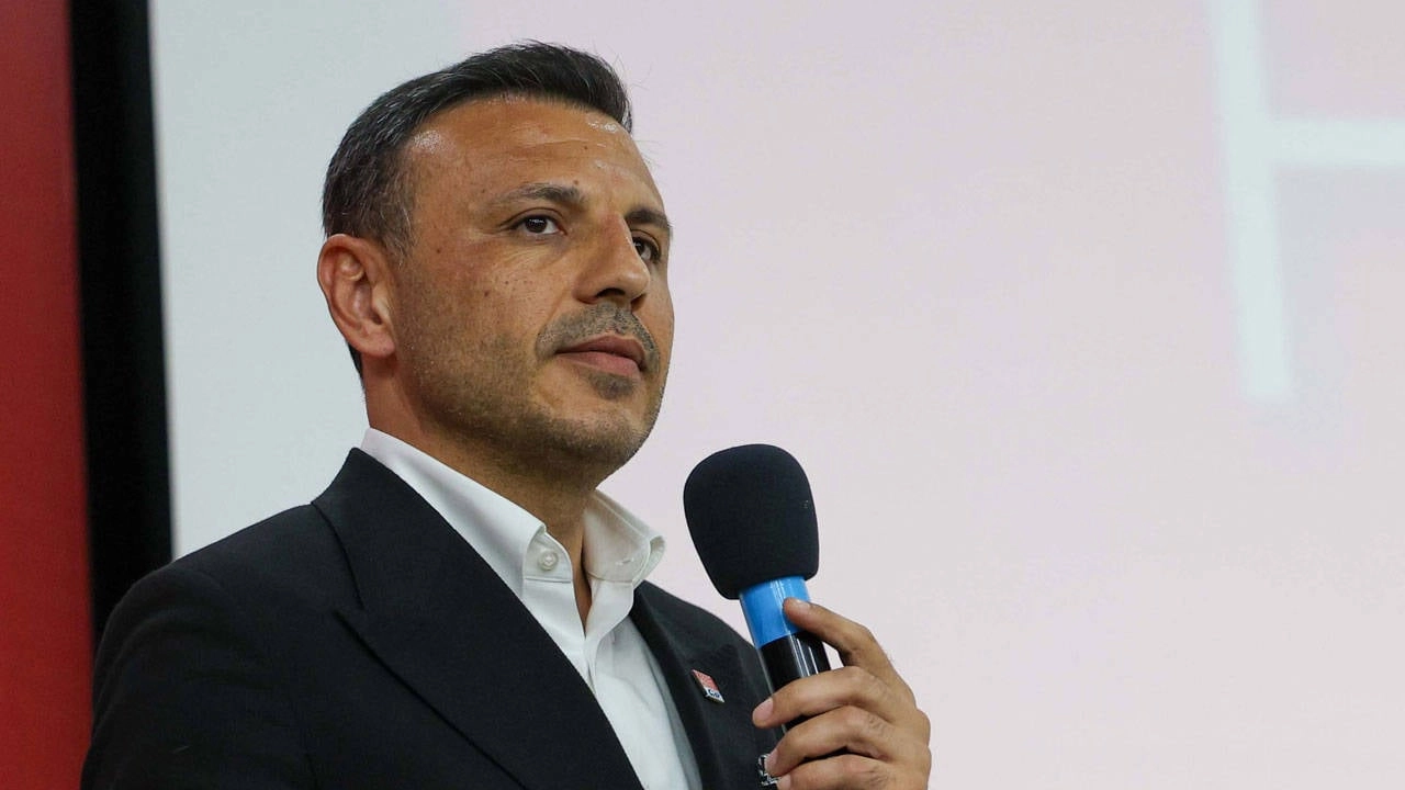 CHP, depremin hemen ardından İstanbul'daki Ulusal Egemenlik Yürüyüşü'nü iptal etti: "Deprem engel olamaz, yürüyüş devam edecek!"