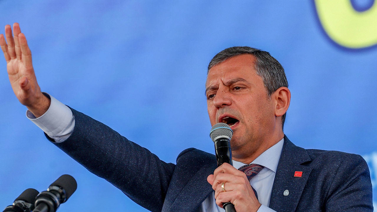 CHP Lideri Özel: "Demokrasi ve Ekrem Başkan İçin Ağrı Dağı'nda Miting Heyecanı!"