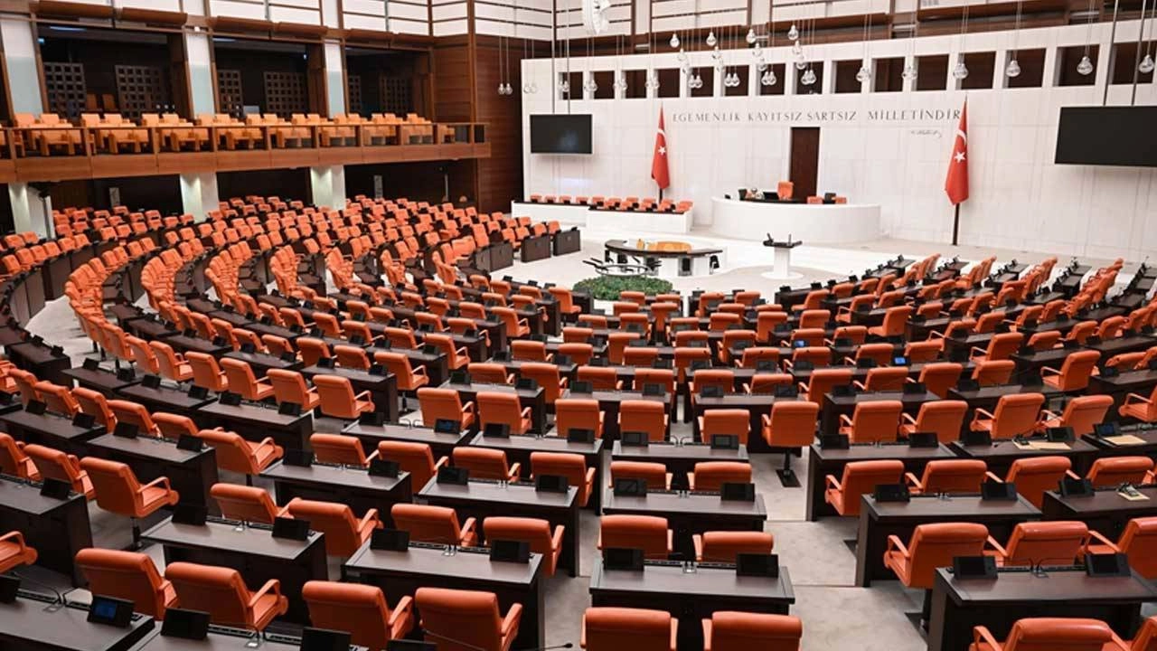 "CHP Özgür Özel'e Yapılan Saldırının Araştırılması Önerisi Reddedildi"