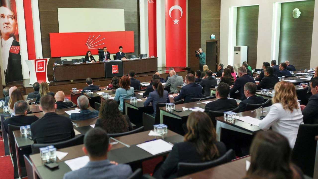 CHP'de kulisler hareketlendi: Yeni MYK belirleniyor!