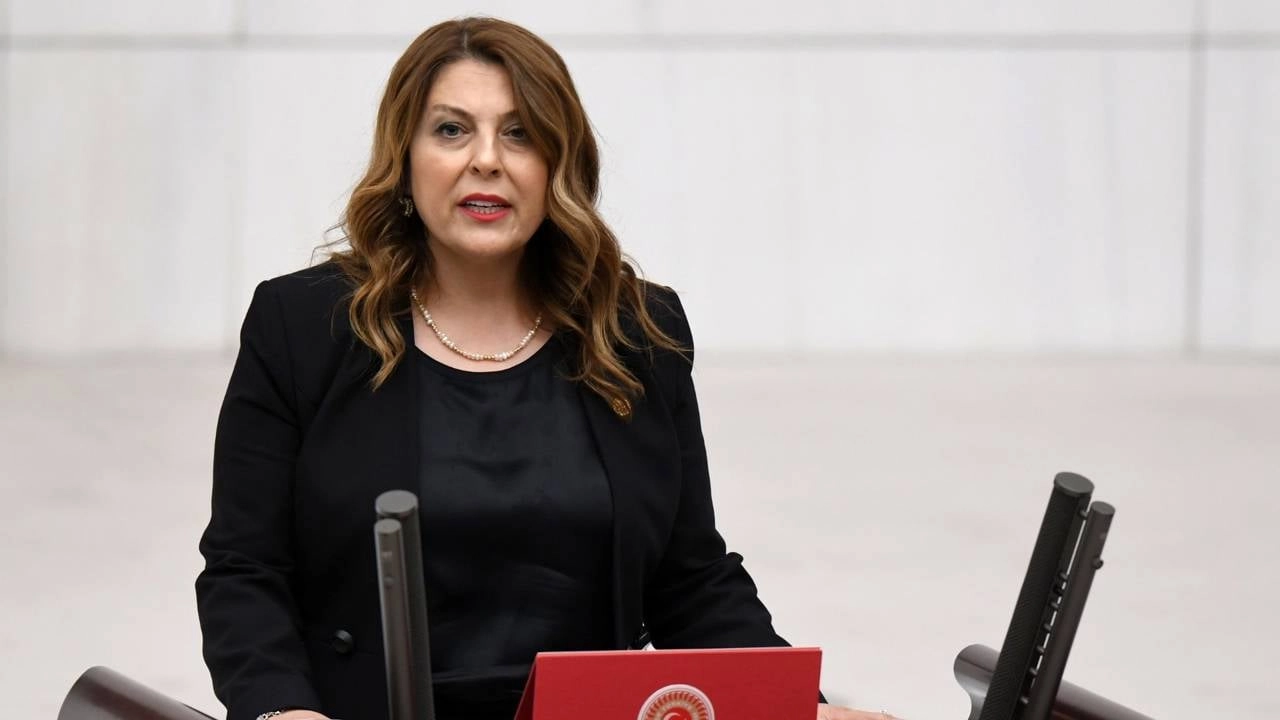 "CHP'li Gezmiş: Giresun'daki Kadın Cinayeti İşe Alım Skandalını Gündeme Taşıdı"