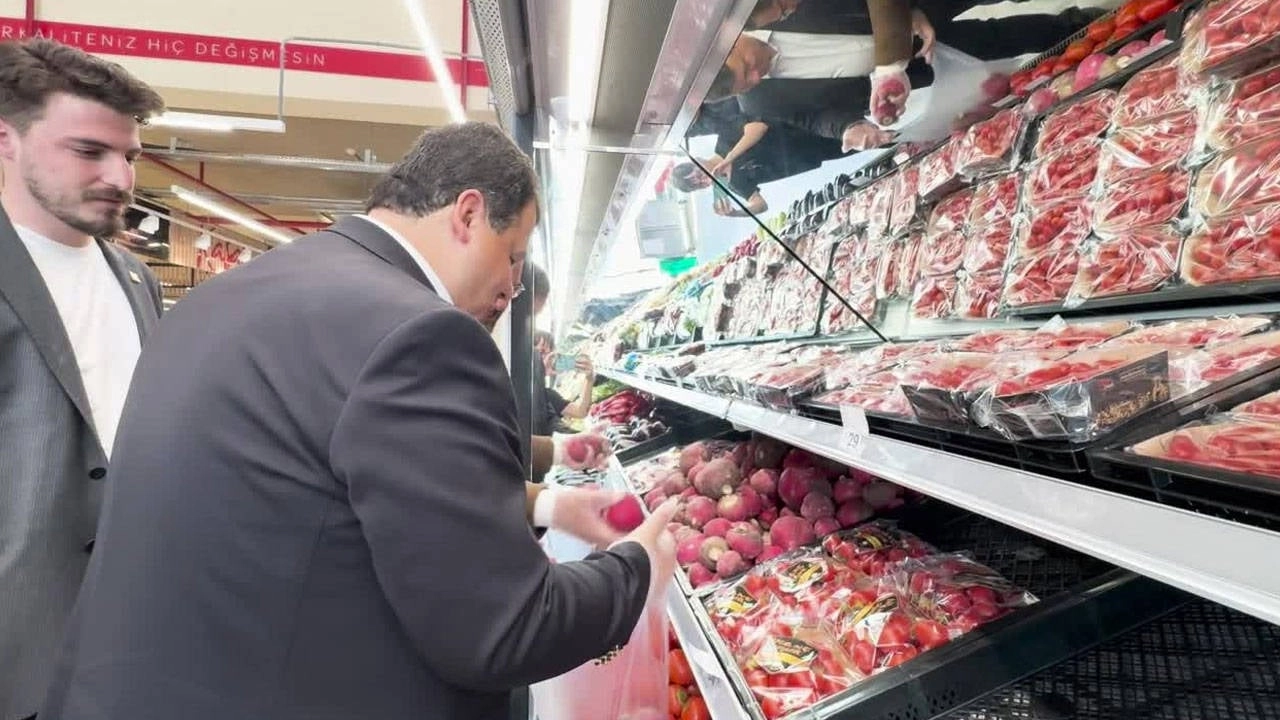 CHP'li Öztürk'ten Market Alışverişiyle Enflasyon Eleştirisi
