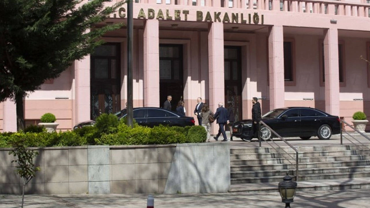DEM Parti heyetiyle Adalet Bakanı Tunç arasındaki görüşme sona erdi: İki taraf anlaşamadı!