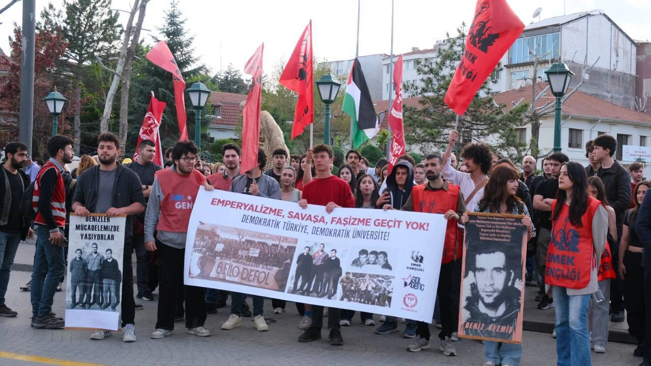 "Deniz Gezmiş ve Arkadaşları Anıldı: Gençlik Mücadelesi Unutulmadı"