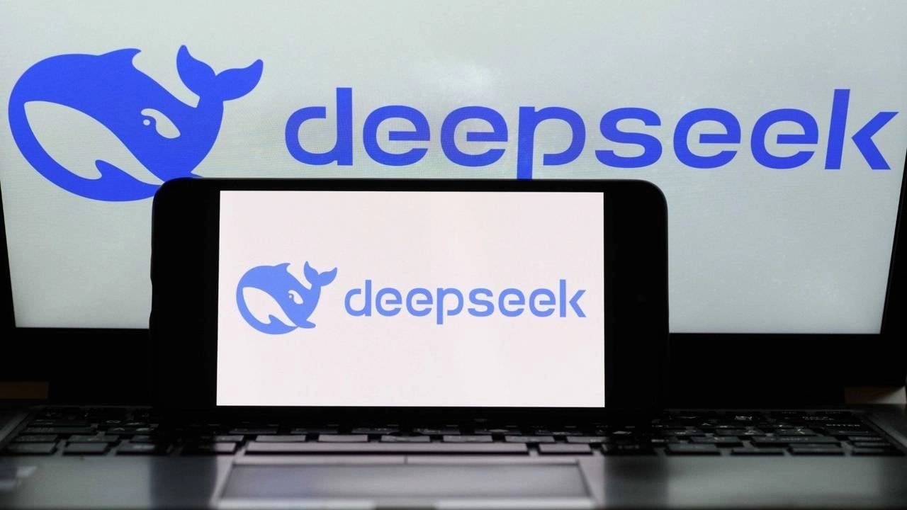 Dev Şirketler DeepSeek'i Çalışanlarına Yasakladı: İfade Özgürlüğüne Darbe!