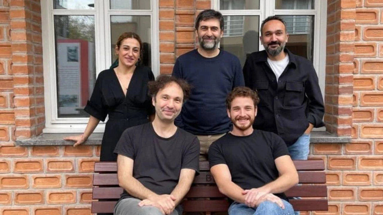 ''Eğitim Sistemi Karşıtlarına Müjde: 'Öteki' Oyunundan 10 Öğrenci Davetiyesi!''