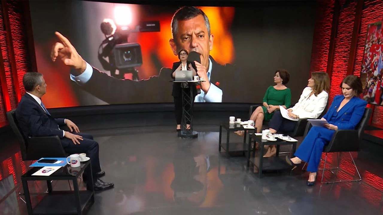 "Ekrem Bey Zindanda, Tayyip Bey Sarayda: Siyasetin Zıtlıkları"