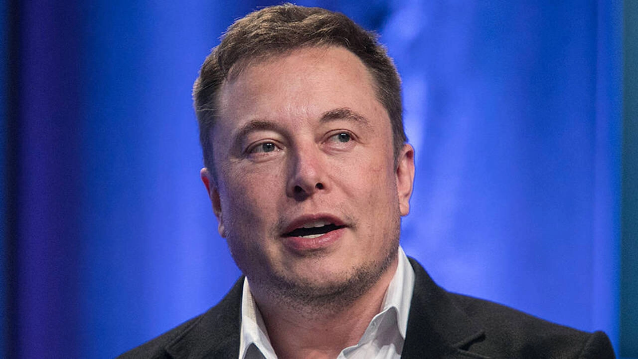 Elon Musk: Tesla, gelecek yıl insan benzeri robotlara geçiş yapacak!
