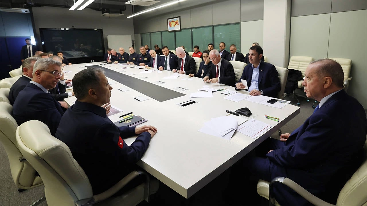 Erdoğan deprem toplantısından sonra açıkladı: "Vatandaşlarımız endişelenmesin, AFAD'da durum kontrol altında"