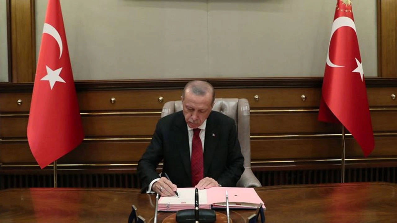 Erdoğan'ın Tekelci Atama ve Görevden Alma Kararları Resmi Gazete'de Yayımlandı!