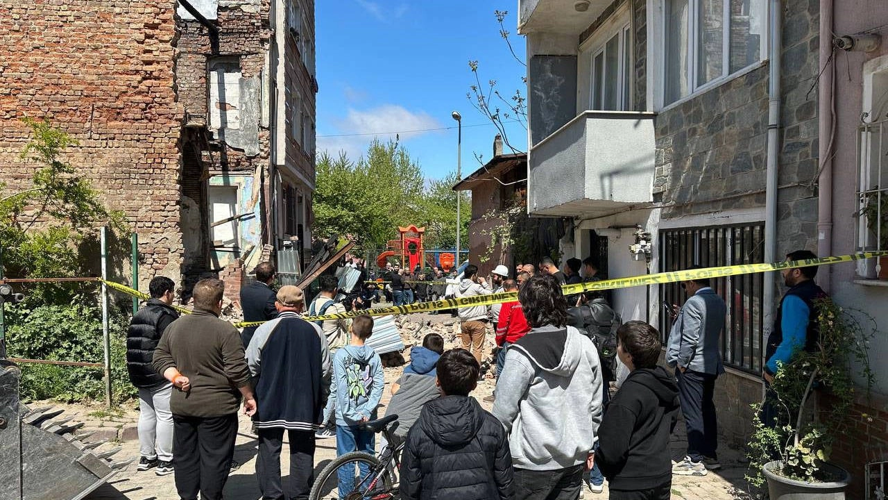Fatih'te ihmal edilen bina depremde büyük zarar gördü!