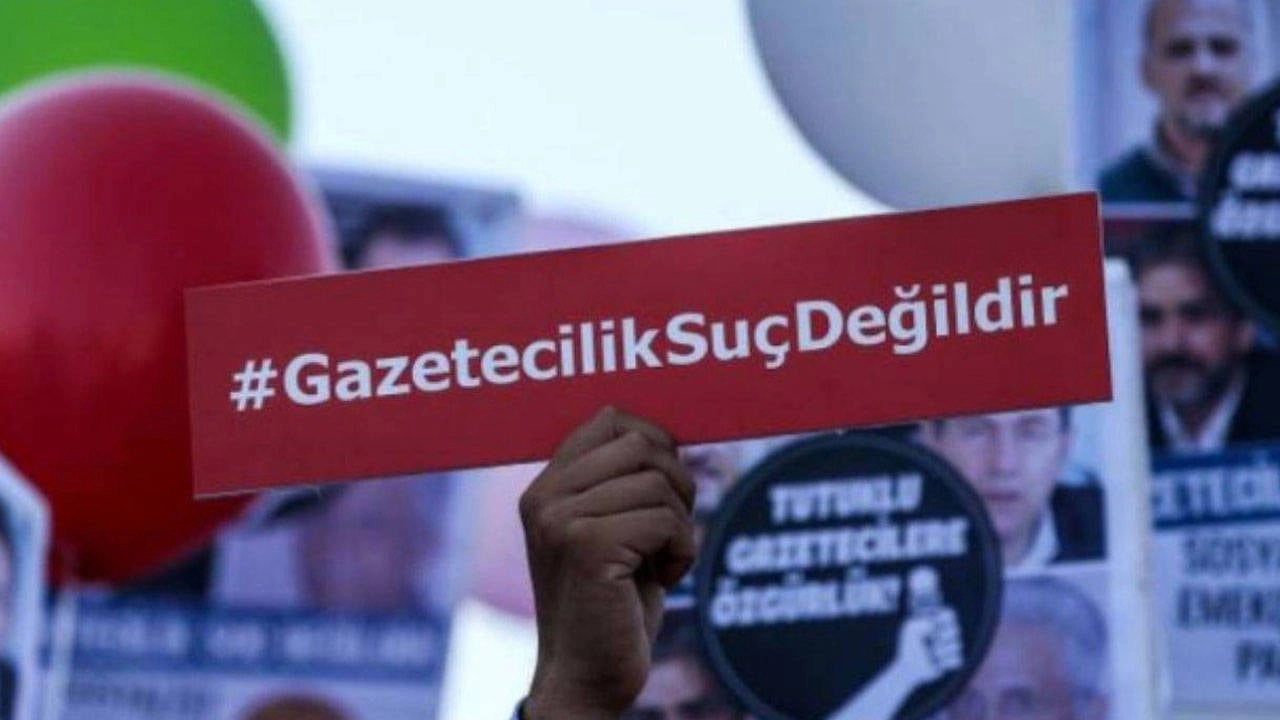Gazeteciler adliyelerde susturulmaya devam ediliyor!