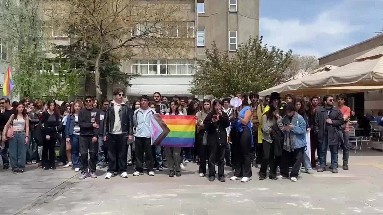Hacettepe'de 1 Mayıs bildirisi dağıtan öğrencilere saldırı şüphesi