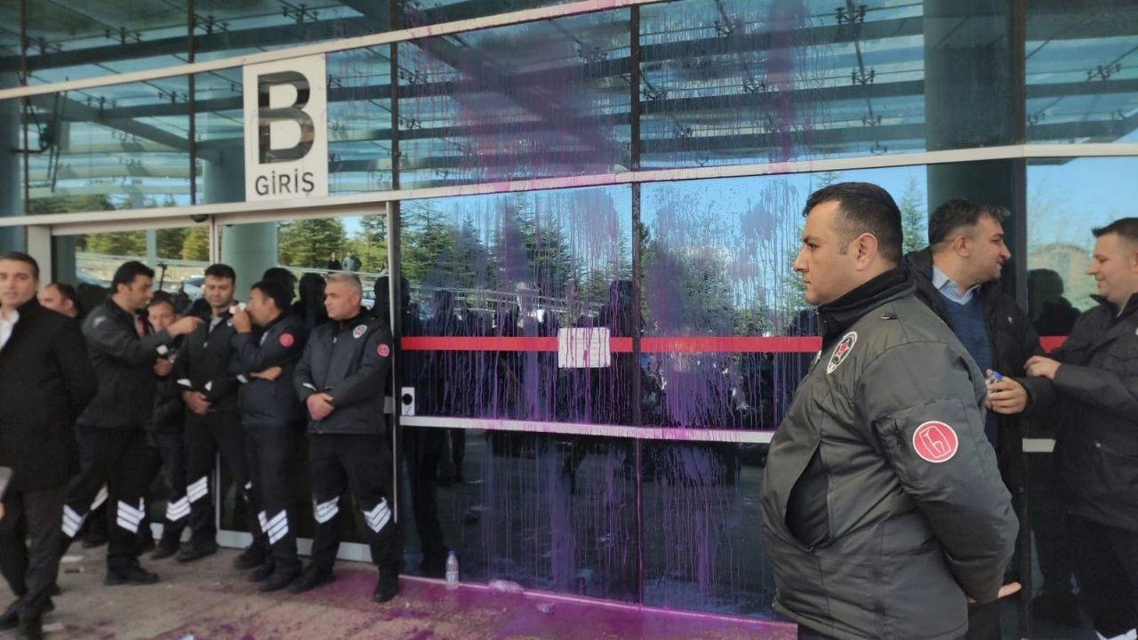 Hacettepe'de aile yılı sempozyumu: Kadın öğrencilere yapılan darp ve tacizleri ÖGB açıkça görmezden geliyor.