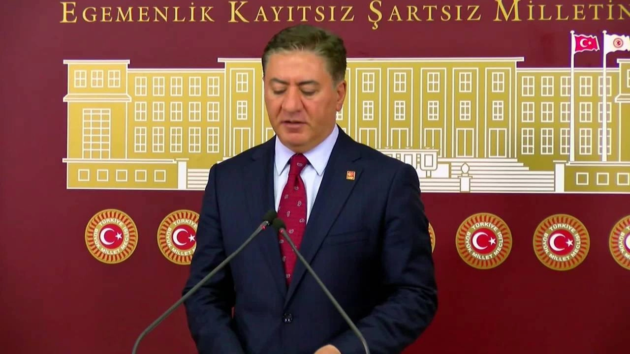 "Hakan Fidan'ın Lisansı YÖK'te Tanınmıyor: Skandal Ortaya Çıktı!"