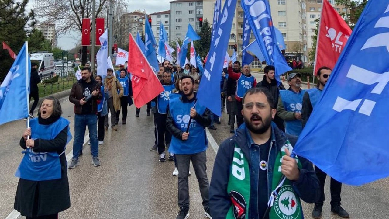 Halk isyanıyla sokaklara döküldü