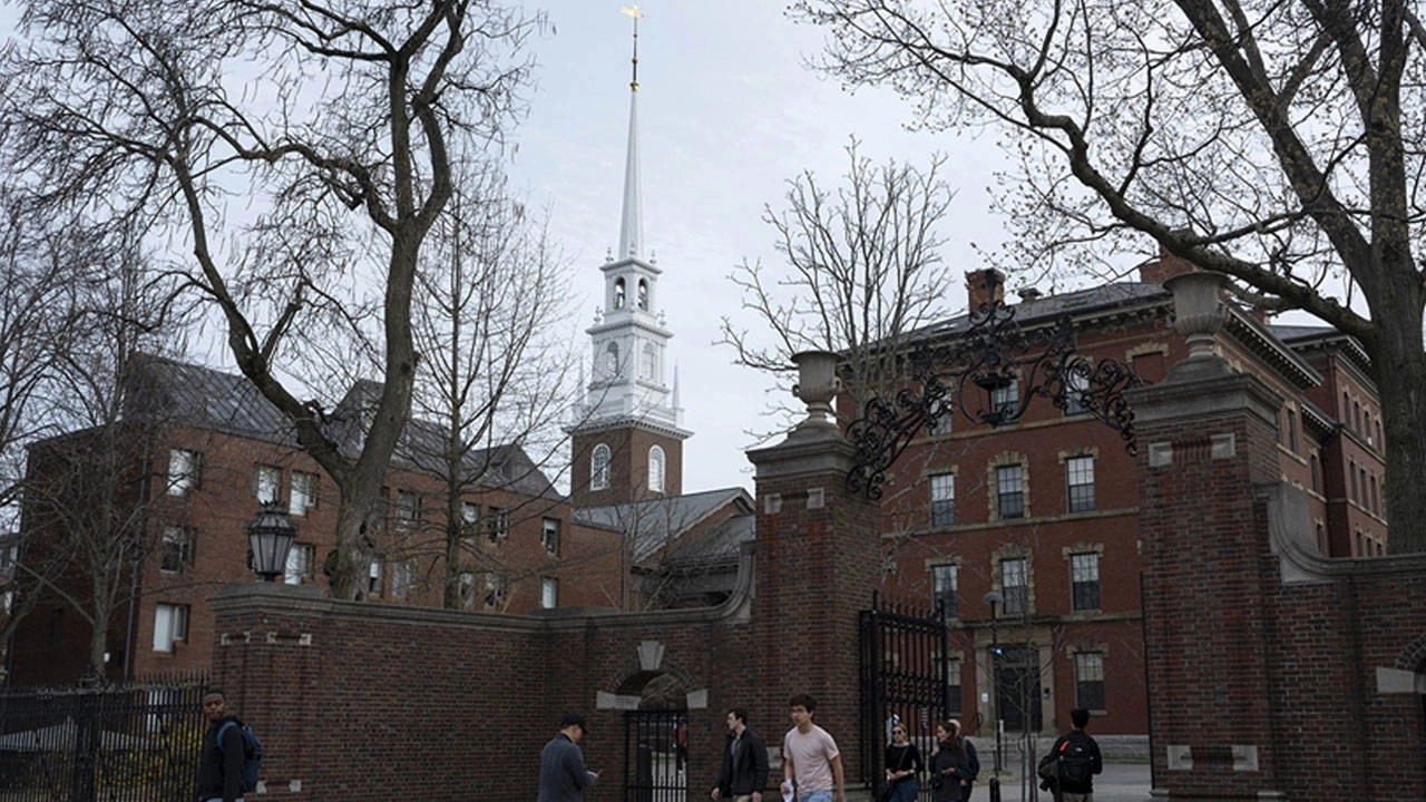 Harvard Üniversitesi 'ırkçı ayrımcılık' iddiasıyla soruşturuluyor!