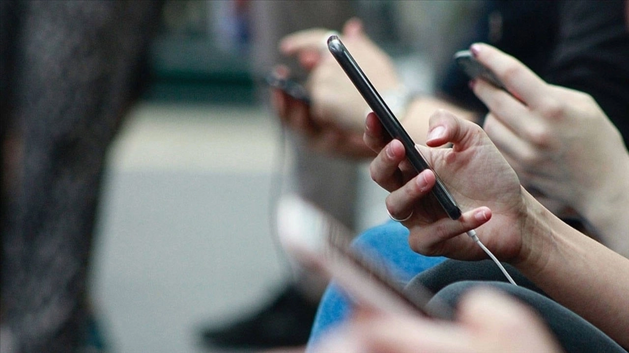 Hükümet, dört cep telefonunu piyasadan toplatma kararı aldı: İşte sansürün yeni boyutu!