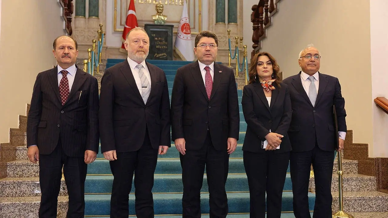 İddia: DEM Parti, Adalet Bakanı Tunç'a meydan okuyor: AYM ve AİHM kararlarını uygula!