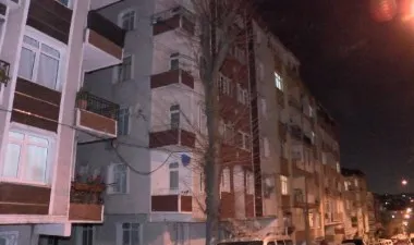 İstanbul'da Kolonlardan Ses Gelen Apartman Tahliye Edildi