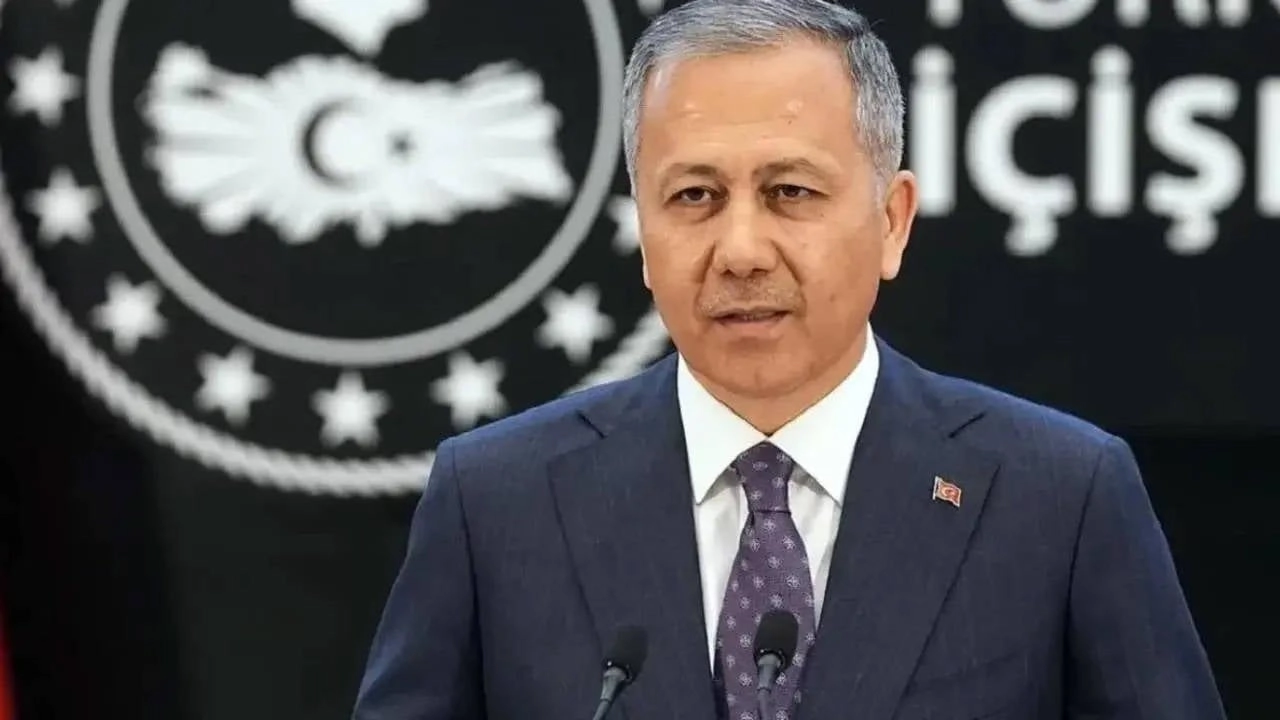 Kırmızı bültenle aranan 4 şüpheli ülkemize teslim edildi: Yerlikaya açıkladı!