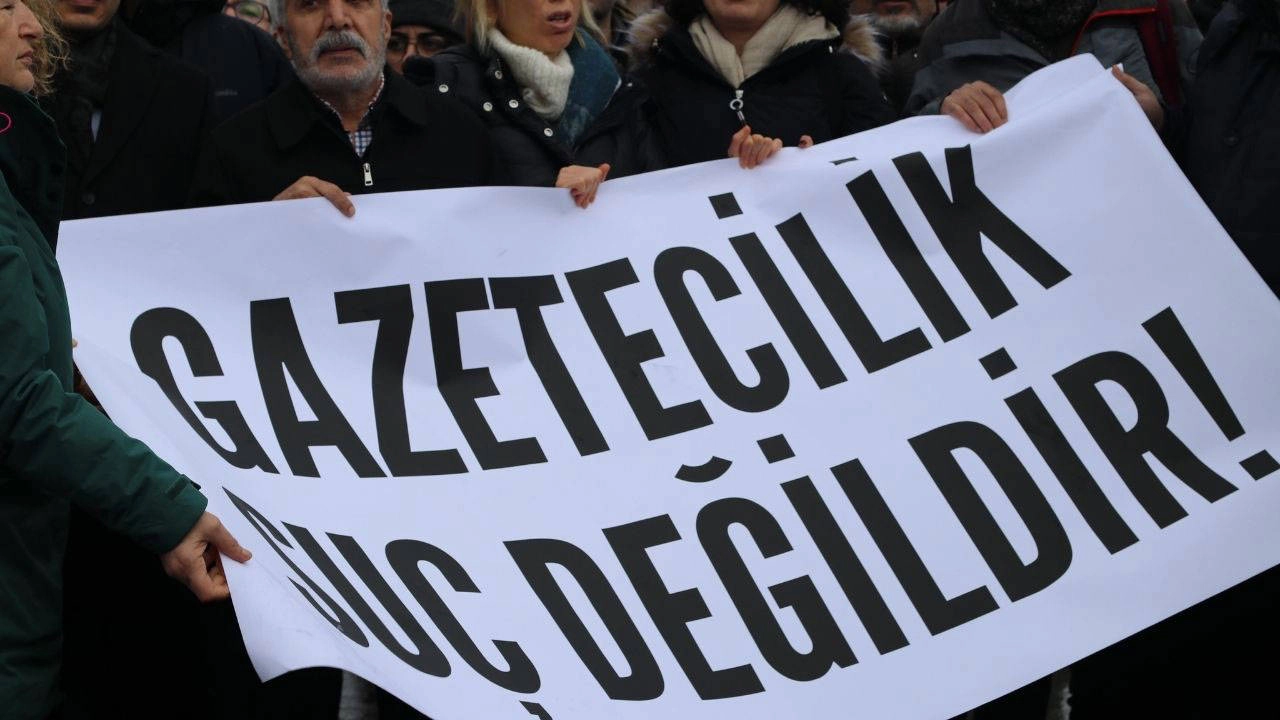 Korkmuyoruz, Susmayacağız: Halk Zafer Kazanacak!