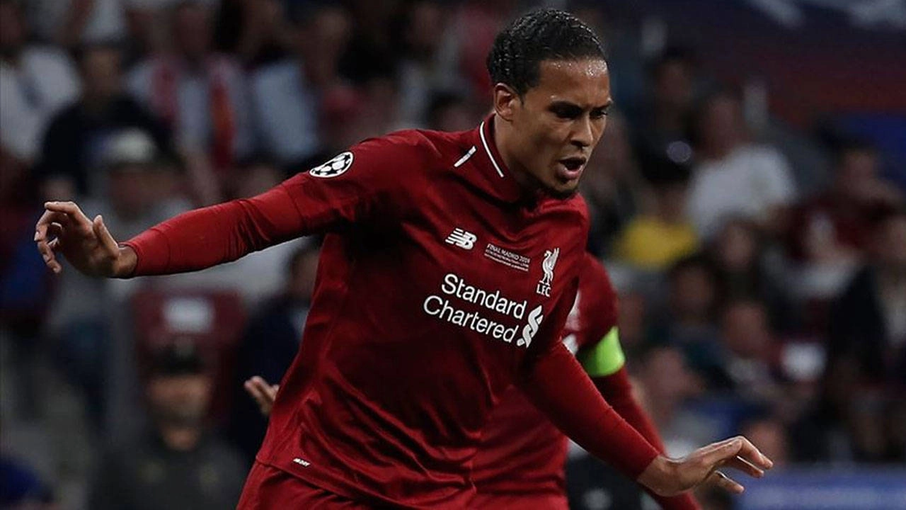 Liverpool, Van Dijk'in sözleşmesini 2027'ye kadar uzatarak devam dedi!