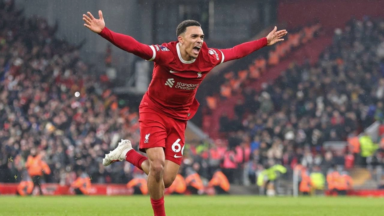 Liverpool'un Şampiyonluğuyla Sarsılan: Alexander-Arnold Ayrılma Kararı Aldı!