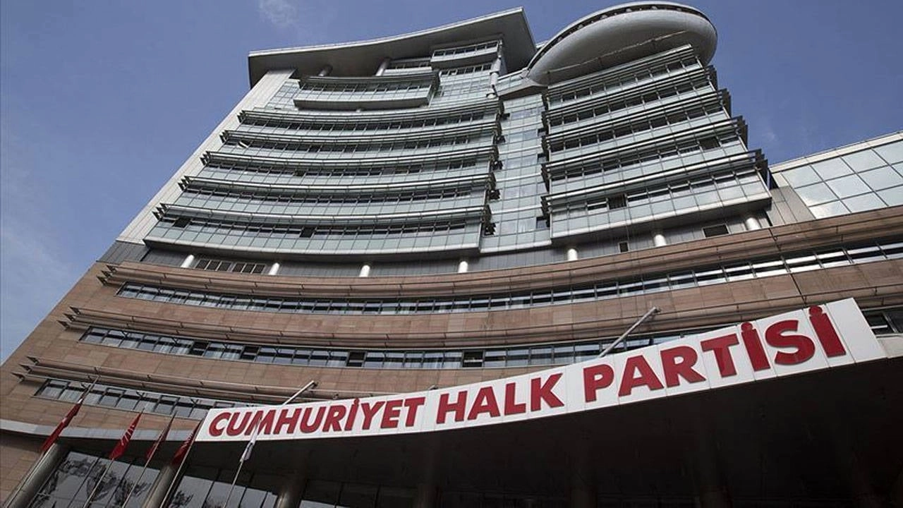 Mansur Yavaş, CHP Genel Merkezi'ne 21.00'de toplanmaya çağırıyor!