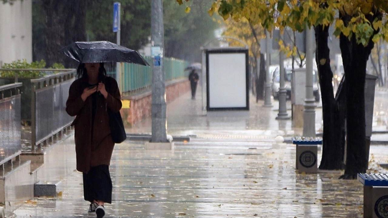 Meteoroloji uyarıyor: Gök gürültülü sağanak ve fırtına birçok ilde etkili olacak!