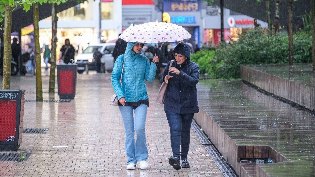 Meteoroloji Uzmanı Uyardı: Hafta Sonu Fırtına Geliyor!