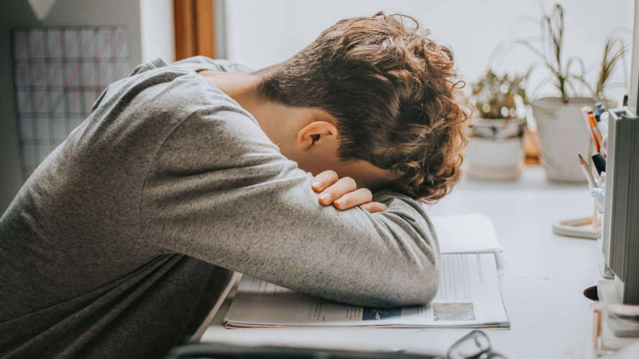 Modern Hayatın Bizi Biyolojik Saatimize Karşı Israrla Zorlaması: Sosyal Jetlag