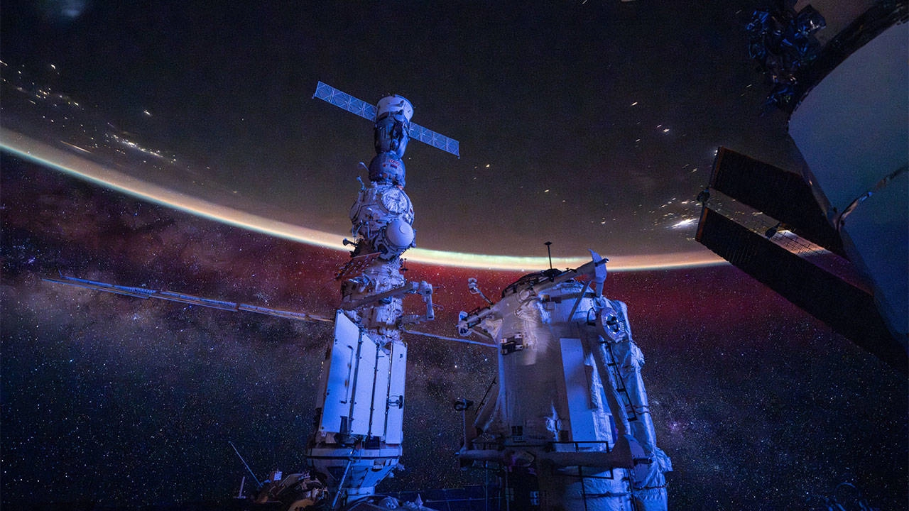 NASA astronotu, güneşin doğuşunu gösteren çarpıcı bir videoyu paylaştı