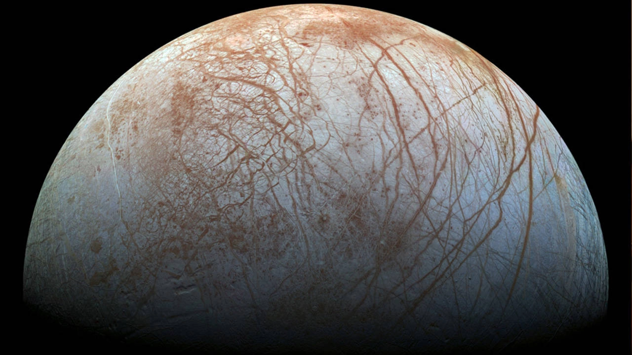 NASA, Jüpiter'in uydusu Europa'da gizlenen hayatı araştıracak!