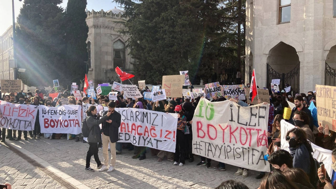 Öğrencilerden güçlü bir tepki: Derslere boykot çağrısı!