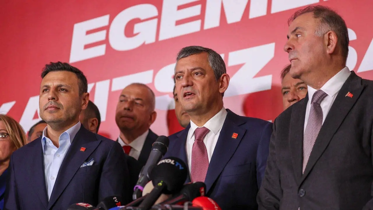 Özgür Özel'den çarpıcı 1 Mayıs mesajı: Adalet mi, sefalet mi?