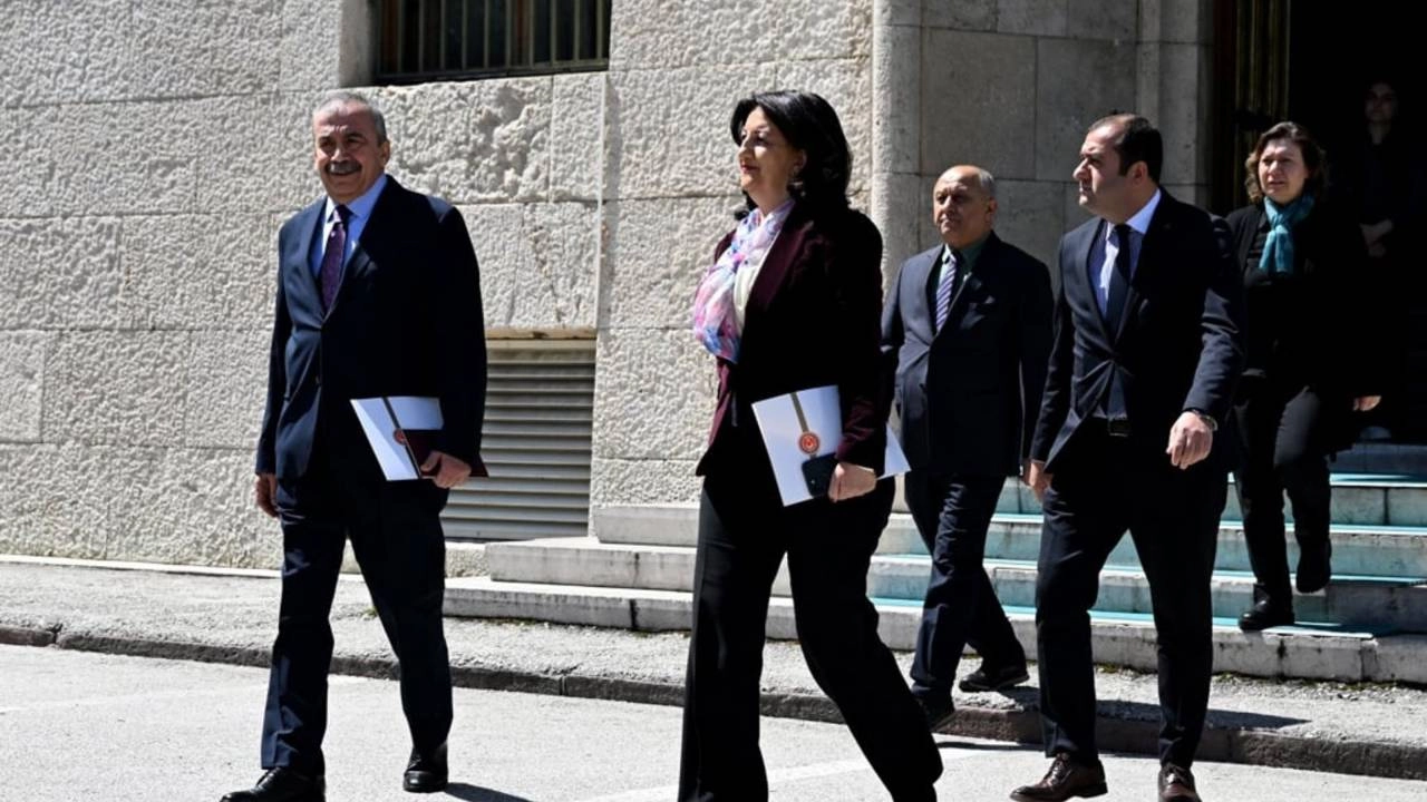 Pervin Buldan, Adalet Bakanı ile görüşmek için yeni bir aşamaya geçildiğini duyurdu.